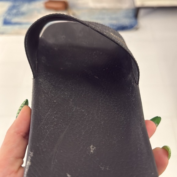 Gucci slides - Picture 8 of 10